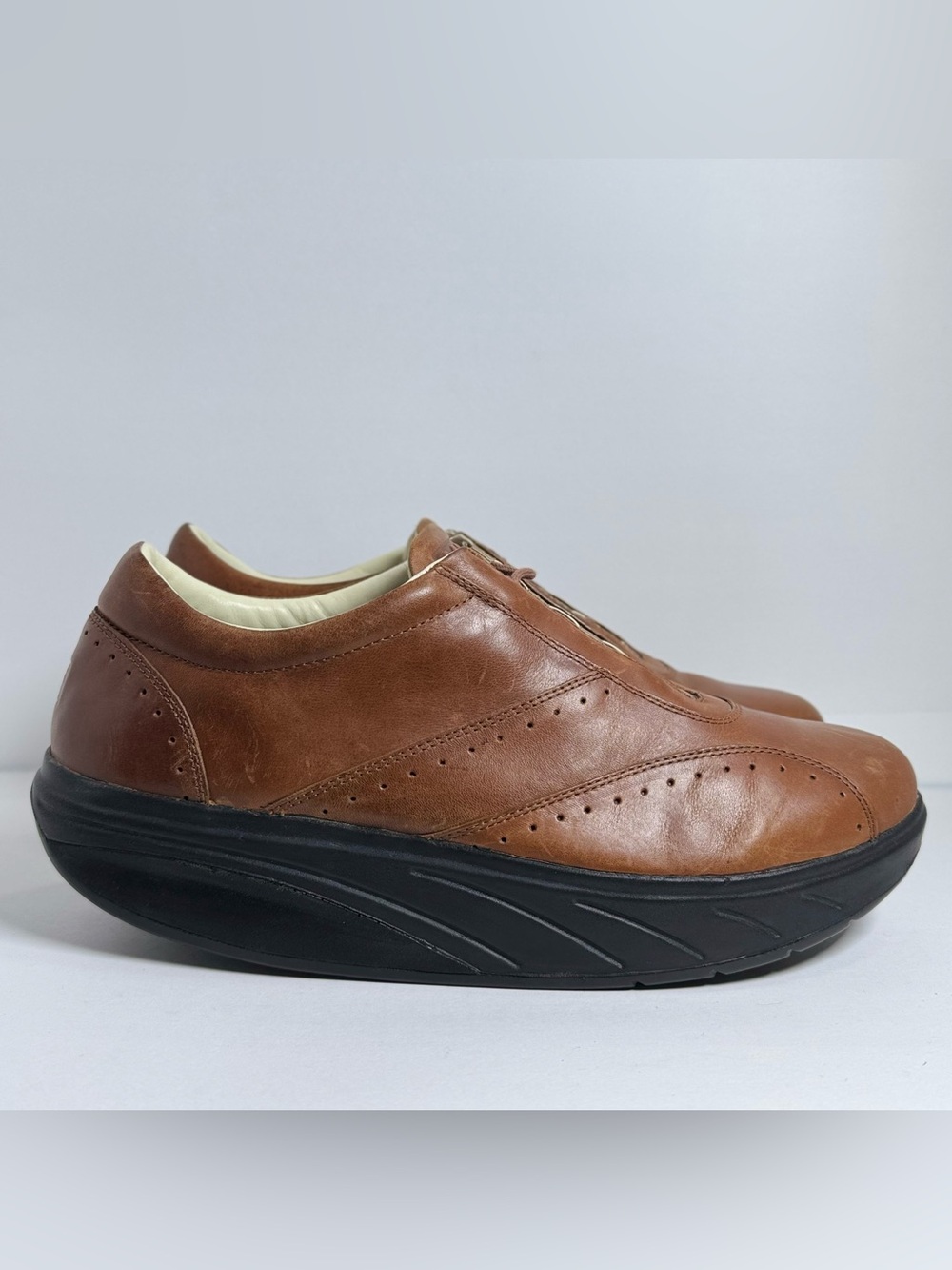 MBT Brown Leather Curved Rocker Sole Walking Shoes Volcano Mens 9.5 Ergonomic
